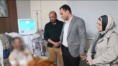 مدير الرعاية الصحية يتفقد منطقة انتظار المرضى بمركز الكلى والمسالك 