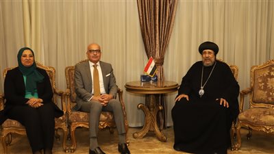 رئيس جامعة عين شمس يهنئ المركز الثقافي القبطي بعيد الميلاد المجيد 