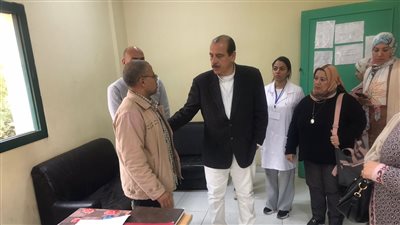 مكافأة تشجيعية للمتميزين وتوقيع جزاءات على المقصرين في عملهم بالجيزة