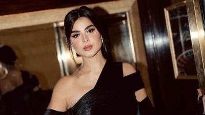 رانيا منصور تتخلى عن الجرأة  أمام شاطئ إسكندرية (صور)