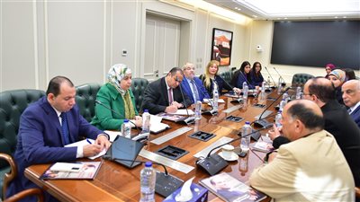 وفد من مدارس النيل الدولية و 