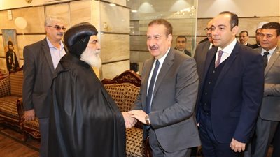 محافظ المنوفية يقدم التهنئة لنيافة الأنبا بنيامين والأخوة الأقباط بعيد الميلاد المجيد