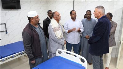 محافظ أسوان يتفقد مركز الغسيل الكلوى ببلانة