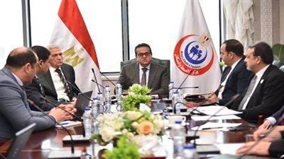 وزير الصحة يناقش خطط تأمين الاحتياجات الطبية مع رئيس هيئة الشراء الموحد