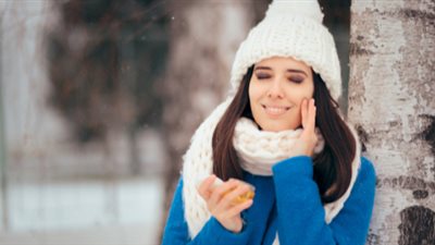 طرق ترطيب الجسم لتعزيز صحة البشرة في فصل الشتاء