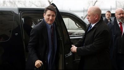 رئيس الوزراء الكندي يستقيل من الحكومة والحزب الحاكم