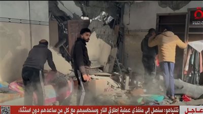 بأدوات بدائية.. الفلسطينيون يبحثون عن ذويهم تحت الأنقاض (فيديو)