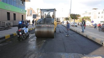  محافظ كفرالشيخ يوجه بالإلتزام بالمواعيد والجداول الزمنية المحددة لإنجاز أعمال الرصف