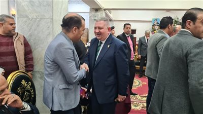 وكيل صحة البحيرة يقدم التهنئة للإخوة المسيحيين بالكنيسة الإنجيلية بدمنهور 