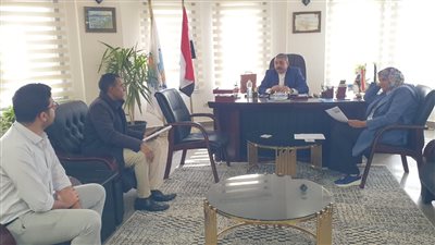 رئيس حى جنوب الغردقة يعقد اللقاء الدورى للمواطنين 