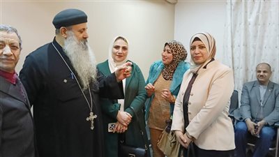 لجنة المرأة بحزب الوفد بالقليوبية ووفد طوخ يهنئون كنائس طوخ بعيد الميلاد