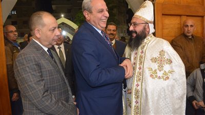محافظ الغربية يشارك في قداس عيد الميلاد بكنيسة ماري جرجس بطنطا