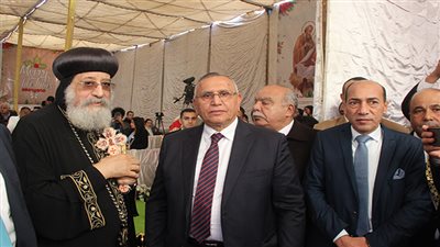 الدكتور عبد السند يمامة وقيادات حزب الوفد يهنئون البابا تواضروس الثاني بعيد الميلاد