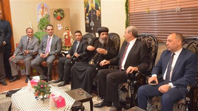 محافظ الغربية يشارك الأقباط فرحة عيد الميلاد 