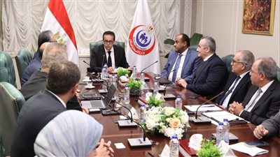 الصحة تبحث مع شركة صينية التوسع في استخدام الروبوتات الجراحية لتعزيز المنظومة الصحية