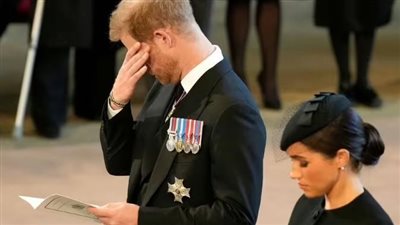 كتاب جديد يكشف أسرار غياب ميجان ماركل عن جنازة الملكة إليزابيث 