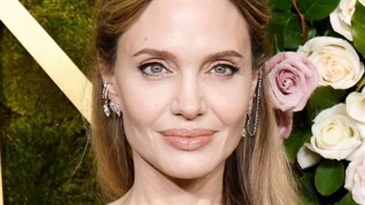 أنجلينا جولي تدخل في نوبة بكاء أثناء تصوير 