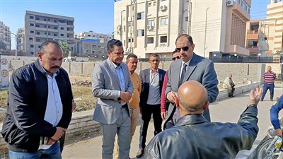 محافظ سوهاج يتفقد أعمال الرصف بشارع أسيوط سوهاج 