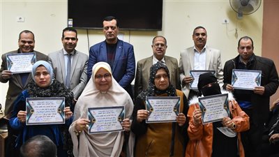 وكيل تعليم سوهاج يشهد حفل تكريم المعلمين بوحدة التواصل ودعم المعلم