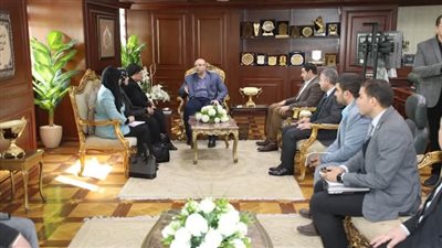محافظ بني سويف ونائب وزير الصحة يناقشان خطة تحسين الخصائص السكانية 