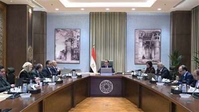 مدبولي يتابع مع محافظ القاهرة موقف عدد من ملفات العمل والمشروعات الخدمية