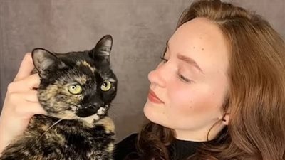 بالدوين نجمة Gossip Girl تتحدى حرائق الغابات وتخاطر لإنقاذ قطتها (صور)