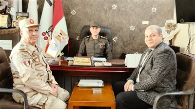 المستشار العسكري يستقبل قائد المدارس العسكرية ومدير تعليم قنا 