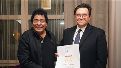 نقل الأغنية المصرية لآفاق جديد.. وزير الثقافة يعلق على تكريم محمد منير(فيديو)