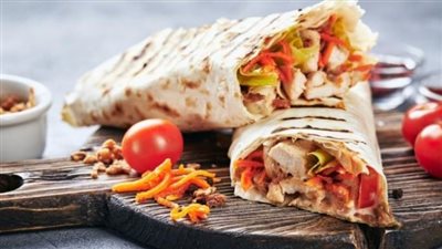 وفري 200 جنيه وحضري ساندويشات فاهيتا الدجاج بالتورتيلا  في المنزل 