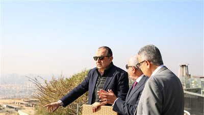 وزير قطاع الأعمال:  مشروع كورنيش المقطم  يدعم الاقتصاد الوطني 