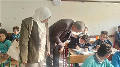 72597 طالب وطالبة يؤدون امتحانات النقل بالبحر الأحمر 