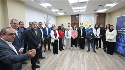 مدبولي يتفقد أنشطة معمل الابتكار الحكومي ويلتقي عددا من خريجي برنامج التدريب