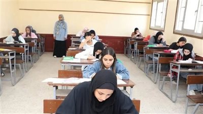 موعد بداية إجازة نصف العام 2025 لطلاب النقل والإعدادية