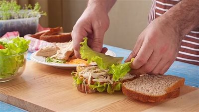 دراسة بريطانية: الأطعمة الغنية بالألياف قد تحمي من التسمم