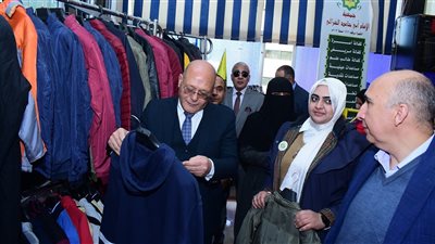 إفتتاح معرض ملابس أبواب الخير لدعم الطلاب الأولى بالرعاية بجامعة سوهاج