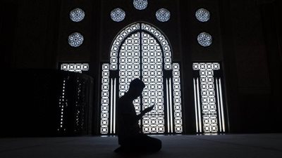 4 فوائد للصلاة في وقتها.. جواز عبورك إلى بركة اليوم