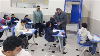 المستشار الثقافي المصري بالسعودية يتفقد لجان امتحانات الشهادة الإعدادية بالمملكة 