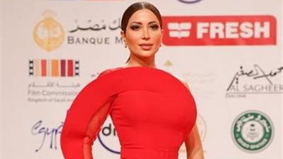 نسرين طافش رمزًا للأناقة الكلاسيكية على خطى الأميرات (صور)