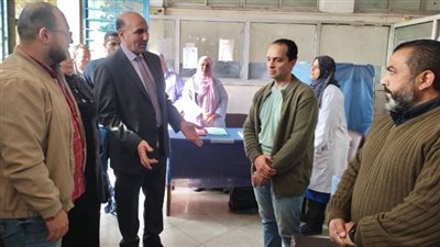 نائب رئيس جامعة الزقازيق يشيد بأداء الإدارة العامة للشئون الطبية