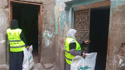  توزيع 500 بطانية لغير القادرين بقرى المنيا
