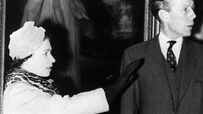 قصر بيكنجهام يكشف تفاصيل إخفاء تورط صديق الملكة إليزابيث في قضية تجسس 