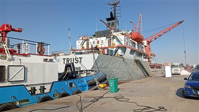 تداول 5 آلاف طن مواد غذائية بموانىء البحر الأحمر 