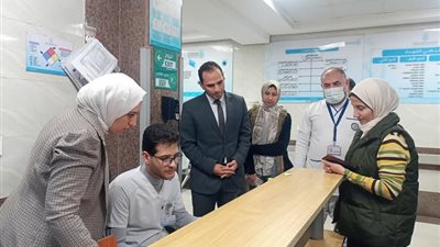 مدير فرع هيئة الرعاية الصحية بالإسماعيلية يتفقد مركز طب أسرة الشهداء