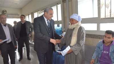 محافظ الغربية يلتقي المواطنين ويؤكد: حل مشكلاتهم أولوية قصوى