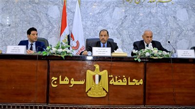محافظ سوهاج يترأس اجتماع المجلس التنفيذي لمناقشة الملفات الحيوية 