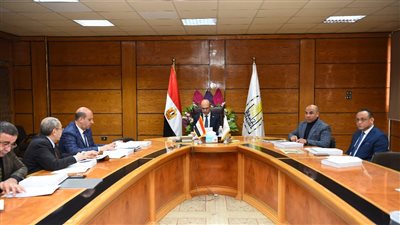 المنشاوي يرأس اجتماع اللجنة العليا للإشراف على الصناديق الخاصة والوحدات بجامعة أسيوط