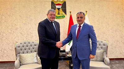 السفير المصري في بغداد يلتقي مع وزير الشباب والرياضة العراقي
