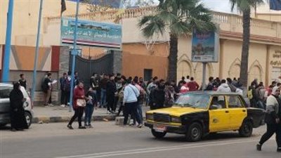 توافد طلاب صفوف النقل بمدارس الإسكندرية ليصل ماراثون الإمتحانات لآخر محطاته اليوم