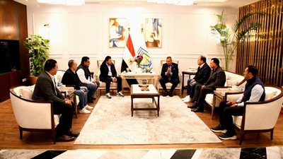 وزير الشباب يلتقي محافظ جنوب سيناء بديوان المحافظة لبحث التطوير