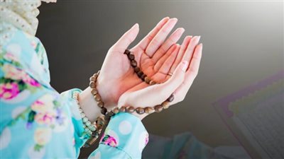 أفضل الأدعية في ليلة الجمعة.. اغتنم وقت الإستجابة